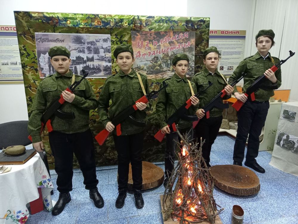 13 февраля в Белогорском районном историко – краеведческом музее прошли мероприятия: «А сердце память бережет», «Афганистан – живая память». 13 февраля в Белогорском районном историко – краеведческом музее прошли мероприятия: «А сердце память бережет», «Афганистан – живая память».