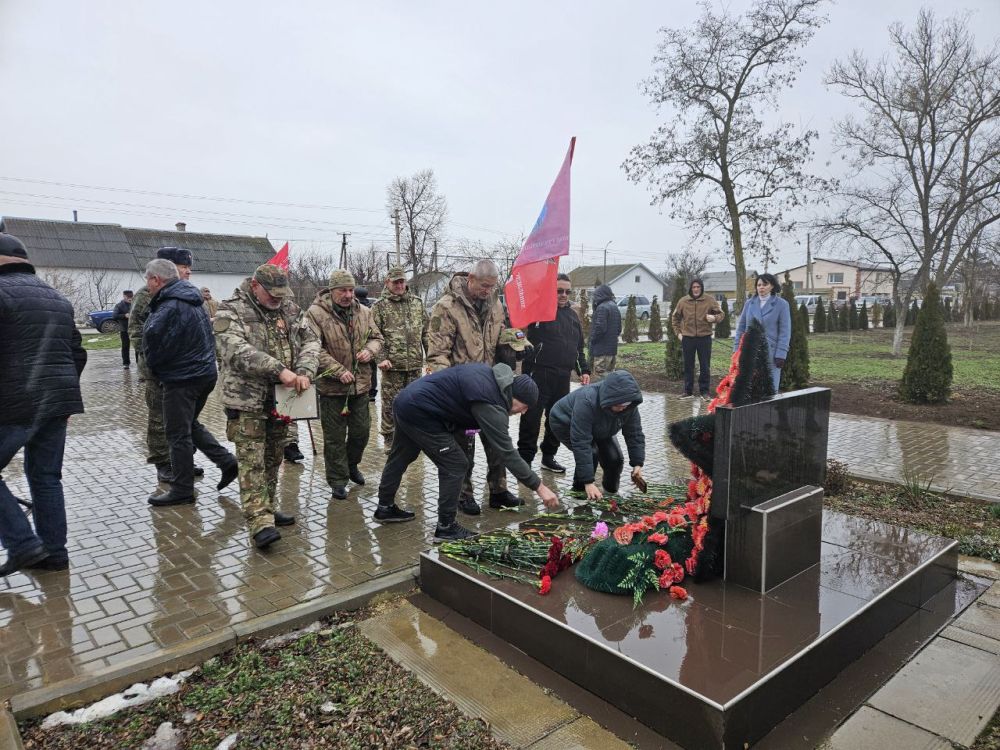 В Раздольном почтили память россиян, исполнявших служебный долг за пределами Отечества