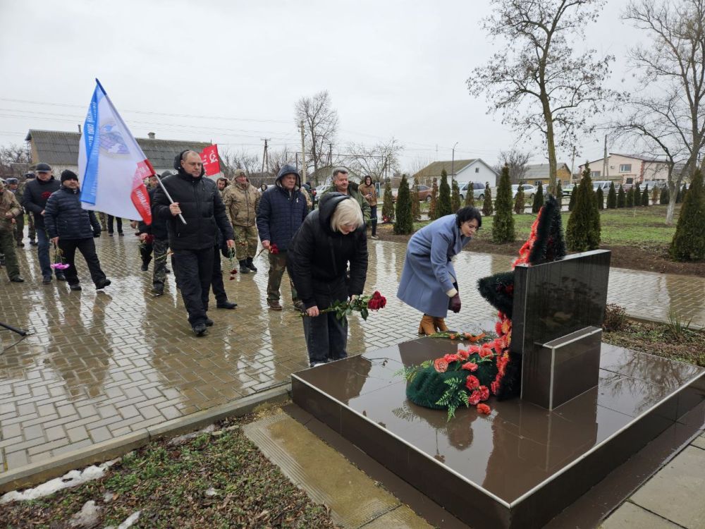 В Раздольном почтили память россиян, исполнявших служебный долг за пределами Отечества