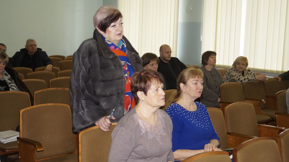 Александр Харламов провел аппаратное совещание по социально значимым вопросам Советского района Александр Харламов провел аппаратное совещание по социально значимым вопросам Советского района