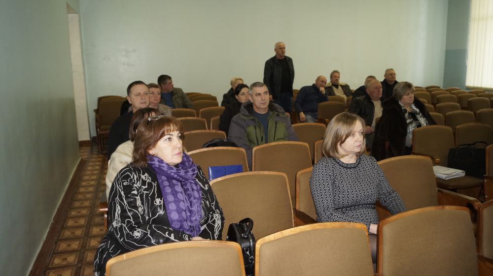 Александр Харламов провел аппаратное совещание по социально значимым вопросам Советского района Александр Харламов провел аппаратное совещание по социально значимым вопросам Советского района