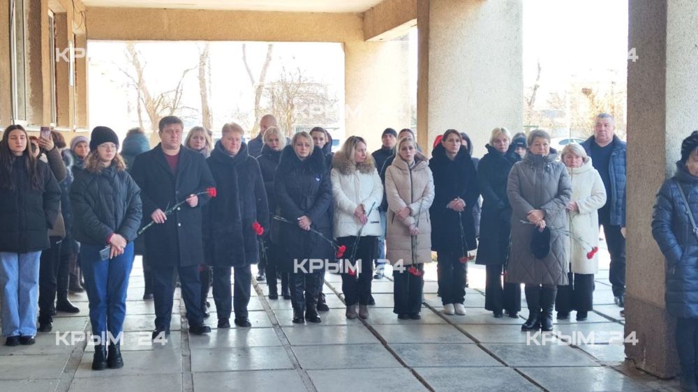 В Первомайском районе открыли мемориальную доску в честь погибшего бойца СВО В Первомайском районе открыли мемориальную доску в честь погибшего бойца СВО