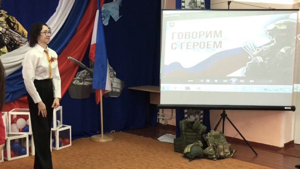 Говорим с Героем. В рамках цикла муниципальных встреч «Говорим с Героем», посвященных Дню защитника Отечества, 19 февраля в Чкаловской школе Нижнегорского района состоялась встреча активистов ученического самоуправления...