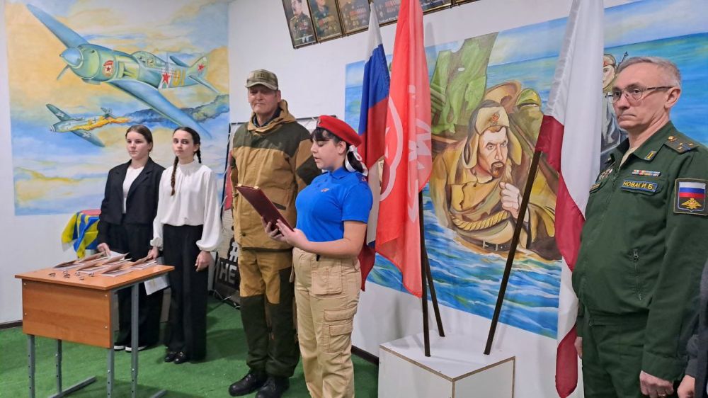 В Красноперекопском районе прошло посвящение обучающихся в члены Всероссийского военно-патриотического общественного движения «Юнармия» В Красноперекопском районе прошло посвящение обучающихся в члены Всероссийского военно-патриотического общественного движения «Юнармия»