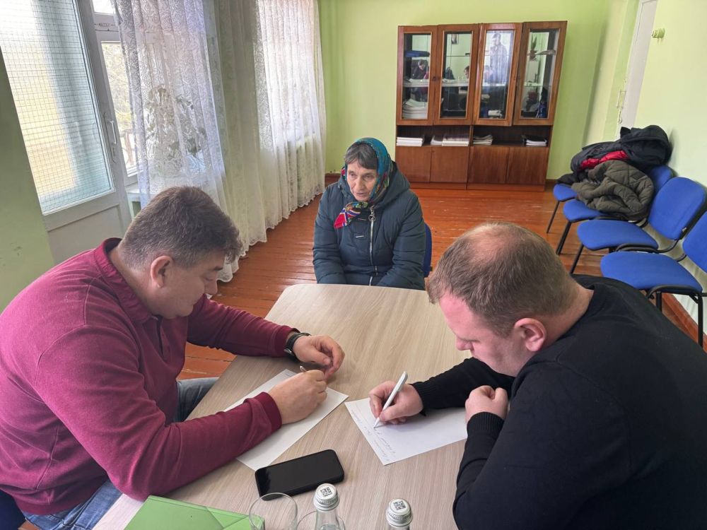 Айдер Типпа и Денис Олейник провели прием граждан в Ковыльновнском сельском поселении Айдер Типпа и Денис Олейник провели прием граждан в Ковыльновнском сельском поселении