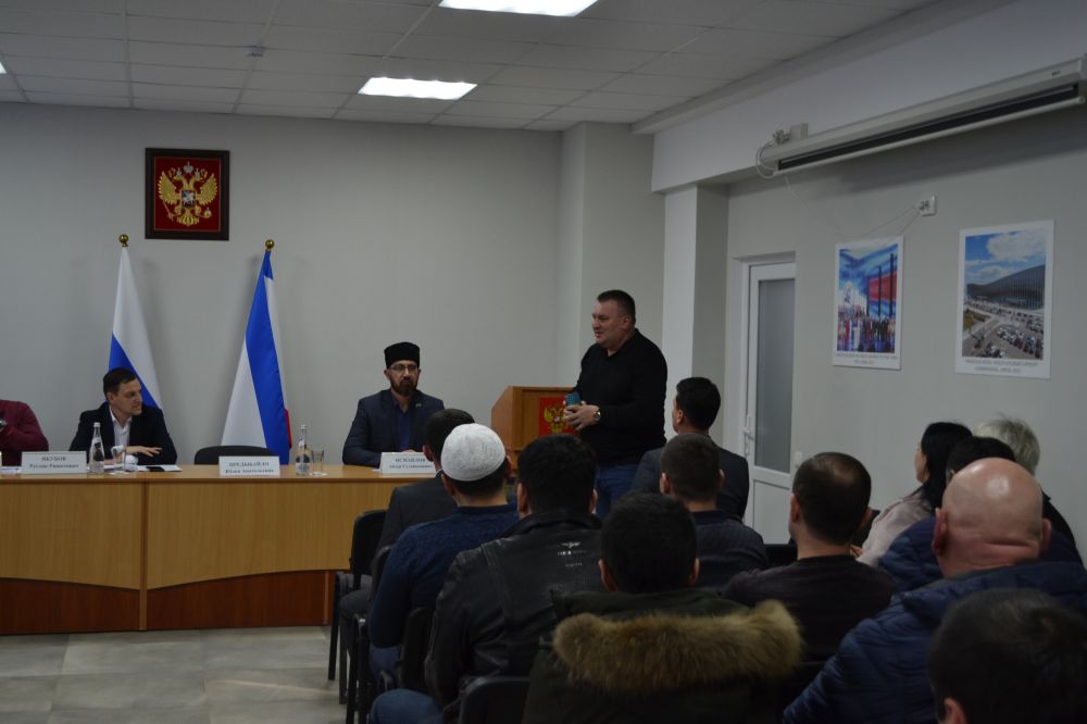 Руководители Сакского района приняли участие во встрече зампредседателя ГС РК Айдера Типпы, председателя Госкомитета по делам межнациональных отношений Руслана Якубова с депутатми местного самоуправления Руководители Сакского района приняли участие во встрече зампредседателя ГС РК Айдера Типпы, председателя Госкомитета по делам межнациональных отношений Руслана Якубова с депутатми местного самоуправления