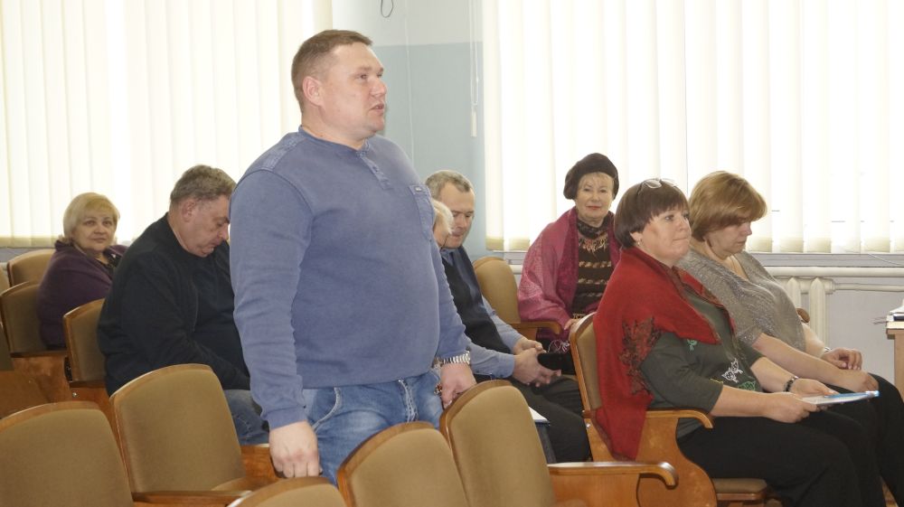 Александр Харламов провел аппаратное совещание по социально значимым вопросам Советского района Александр Харламов провел аппаратное совещание по социально значимым вопросам Советского района