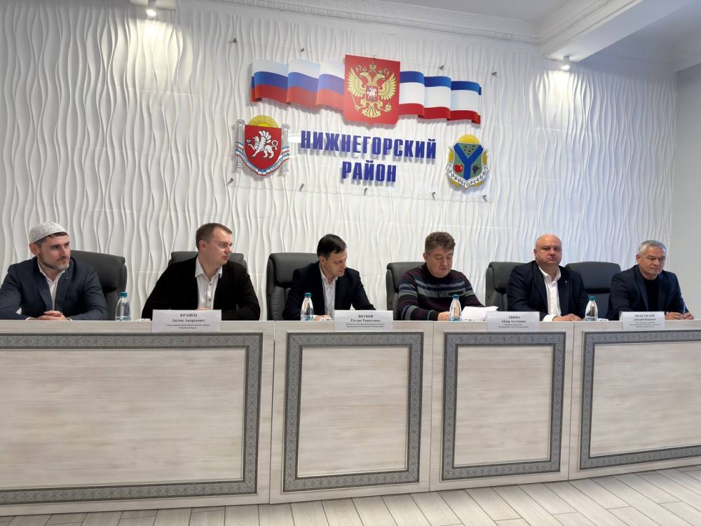 Антон Кравец: Сегодня провели встречу с лидерами общественного мнения, депутатским корпусом по вопросам социально-экономического развития района