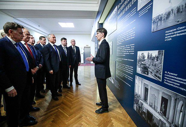В Государственной Думе открылась выставка, посвященная 80-летию Ялтинской конференции В Государственной Думе открылась выставка, посвященная 80-летию Ялтинской конференции