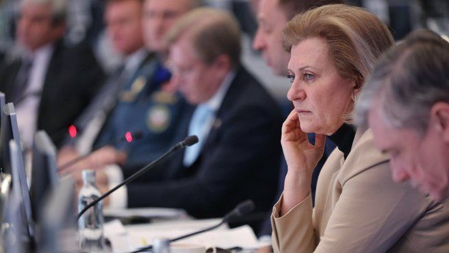 Виталий Савельев провёл еженедельное заседание правительственной комиссии для координации работ по ликвидации последствий чрезвычайной ситуации, вызванной крушением танкеров в Керченском проливе Виталий Савельев провёл еженедельное заседание правительственной комиссии для координации работ по ликвидации последствий чрезвычайной ситуации, вызванной крушением танкеров в Керченском проливе