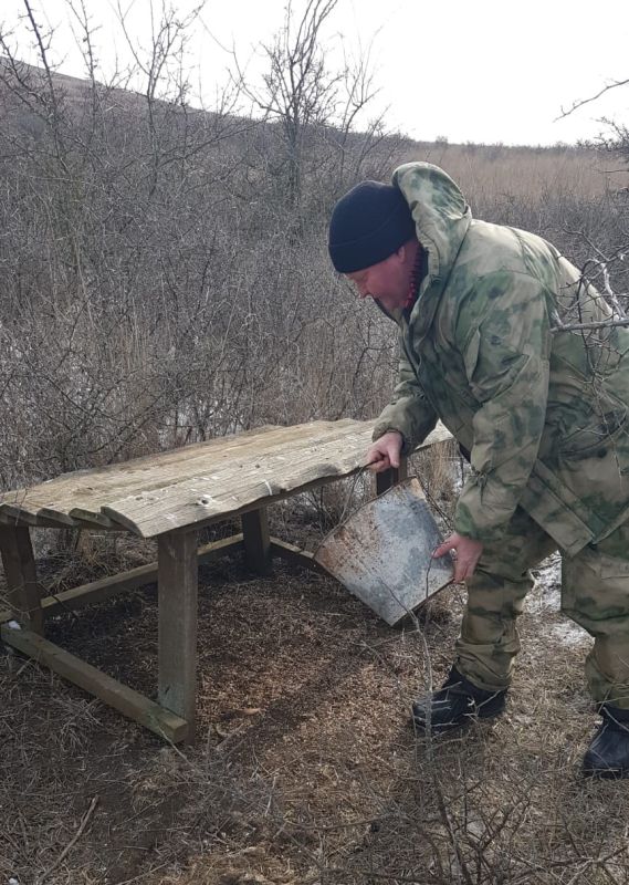 Сотрудники подведомственных Минприроды Крыма учреждений подкармливают диких животных и зимующих птиц Сотрудники подведомственных Минприроды Крыма учреждений подкармливают диких животных и зимующих птиц