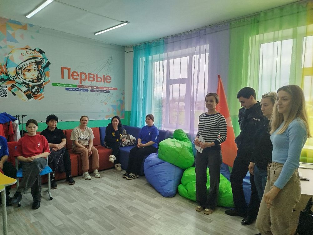 В Раздольненском районе продолжаются мероприятия по правовому просвещению обучающихся, а также их родителей В Раздольненском районе продолжаются мероприятия по правовому просвещению обучающихся, а также их родителей