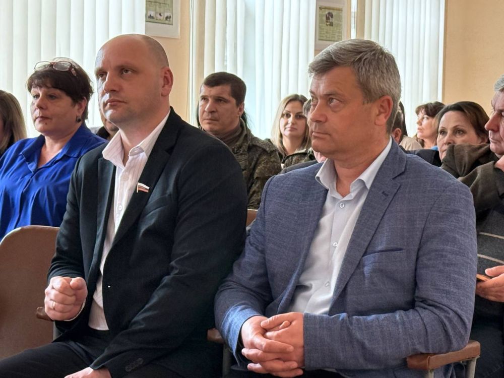 В Керчи чествовали сотрудников военкомата во главе с военным комиссаром по г. Керчи и Ленинскому району Валерием МУРАДОВЫМ с профессиональным праздником. В Керчи чествовали сотрудников военкомата во главе с военным комиссаром по г. Керчи и Ленинскому району Валерием МУРАДОВЫМ с профессиональным праздником.