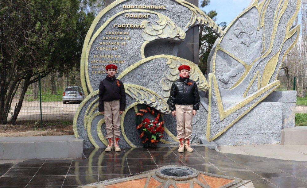 Инна Федоренко: В самом сердце патриотического воспитания нашего района, в пгт Вольное, сегодня открыли весенний этап проекта «Вахта Памяти поколений – «Пост № 1», который продлится до 9 мая