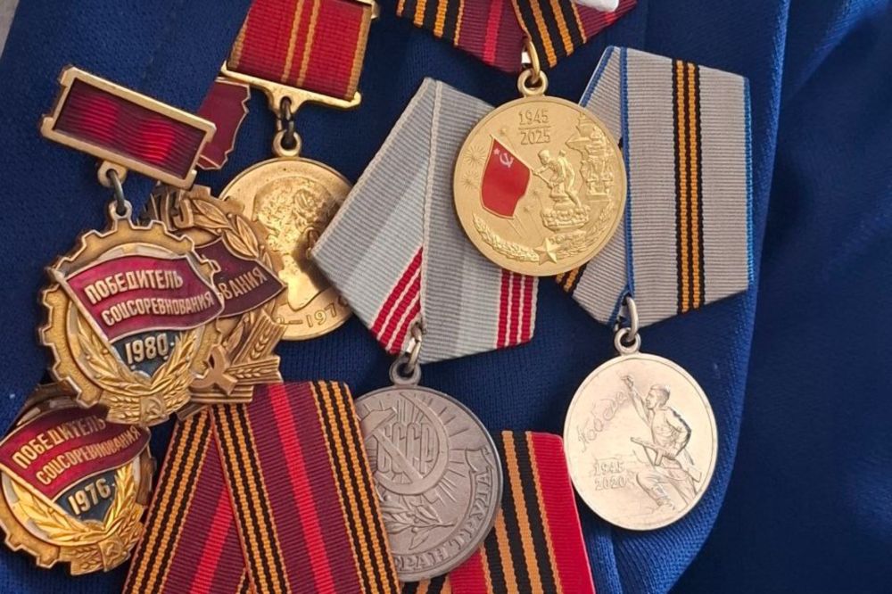       80       1941-1945 .
