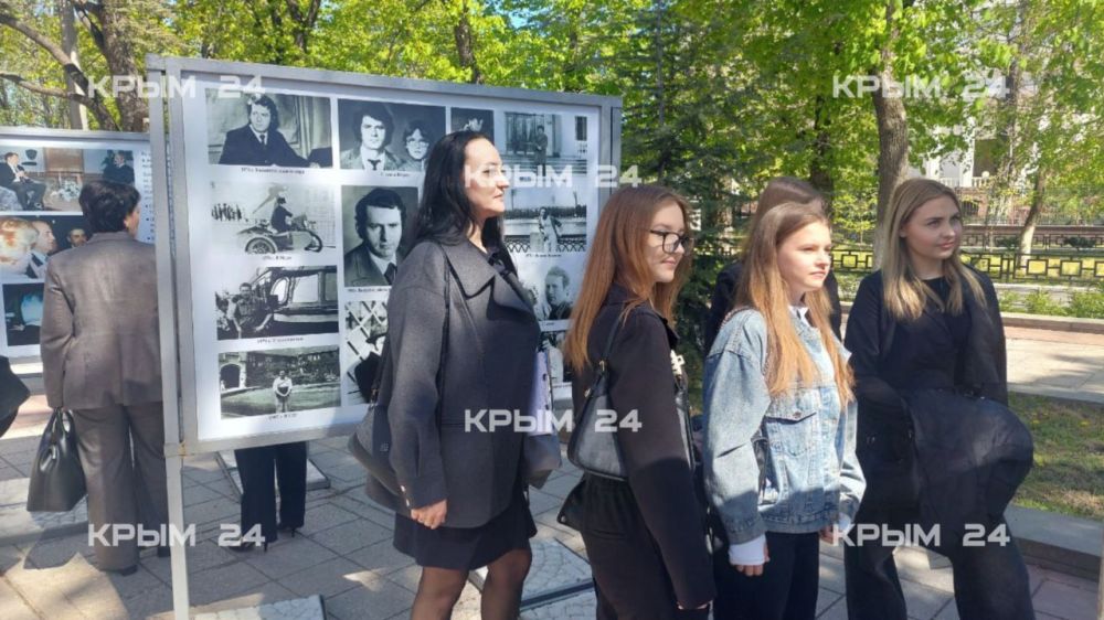 В Симферополе открыли выставку, посвящённую Жириновскому В Симферополе открыли выставку, посвящённую Жириновскому