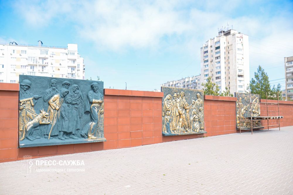 ФОТОФАКТ: В Евпатории продолжается важная работа по сохранению памяти о героях Великой Отечественной войне
