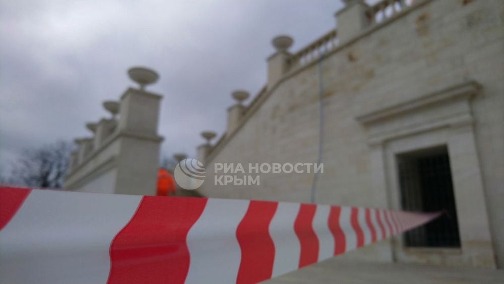 В Керчи стартовали работы по очистке Митридатской лестницы