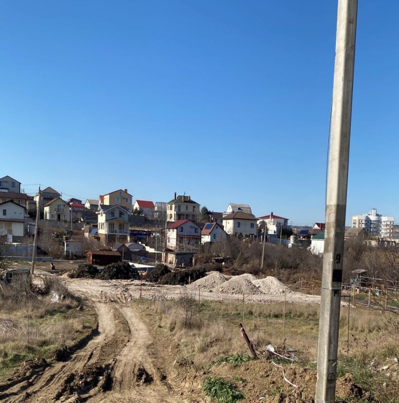 На 40 тысяч рублей оштрафовали водителя грузовика в Севастополе за сброс отходов грунта на общественной территории