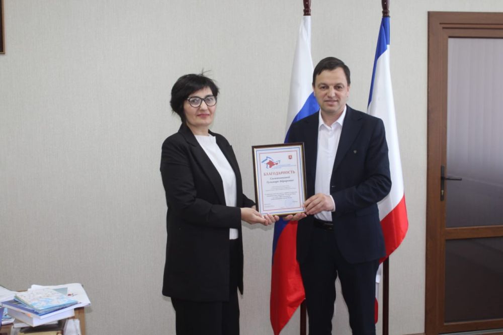 Председатель Госкомнаца Крыма Руслан Якубов провел рабочую встречу с сотрудниками отдела по межнациональным отношениям администрации города Симферополя