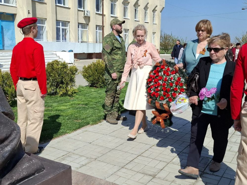 Патриотические акции «Память в граните» и «Эстафета Памяти» прошли в Черноземненском сельском поселении Патриотические акции «Память в граните» и «Эстафета Памяти» прошли в Черноземненском сельском поселении