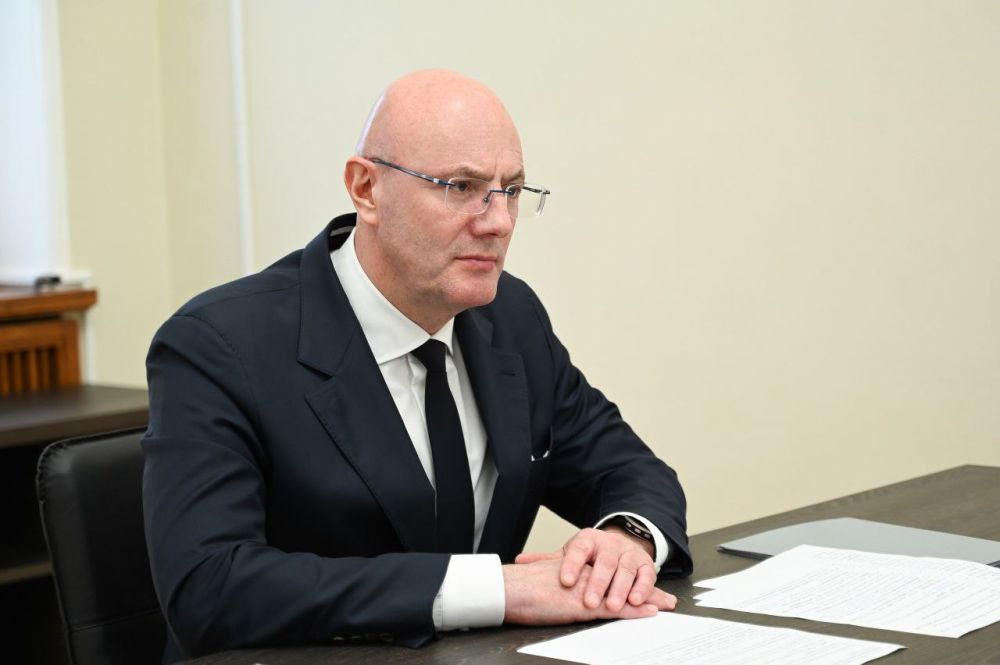 Дмитрий Чернышенко провел рабочую встречу с главой Республики Крым Сергеем Аксеновым