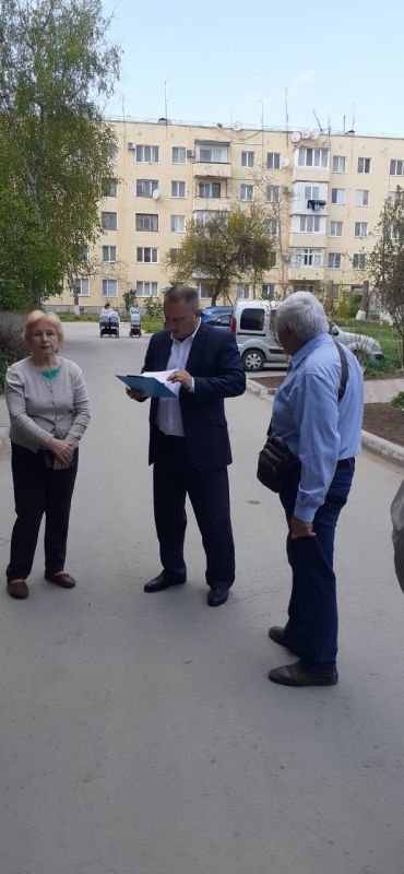 Василий Грабован: По итогам встреч с жителями МКД, провел совещание по проблемным вопросам