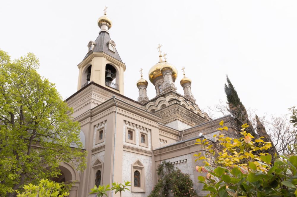 В Алупке открылся фестиваль традиционной культуры «Явление» В Алупке открылся фестиваль традиционной культуры «Явление»