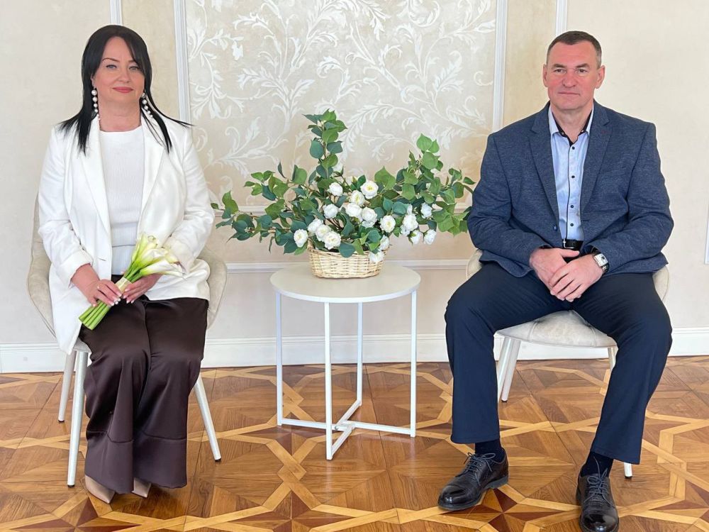 Отдел  ЗАГС города Симферополя провёл чествование «жемчужных» юбиляров семейной жизни Константина Викторовича и Инну Анатольевну Гайдаревых