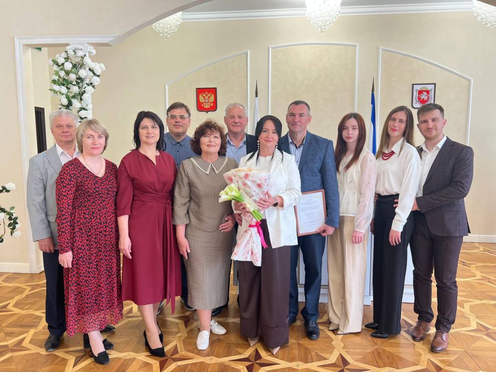 Отдел  ЗАГС города Симферополя провёл чествование «жемчужных» юбиляров семейной жизни Константина Викторовича и Инну Анатольевну Гайдаревых