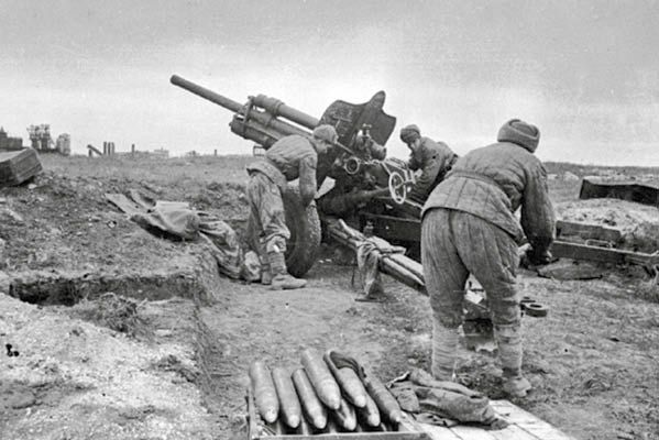  :     1941  1945 