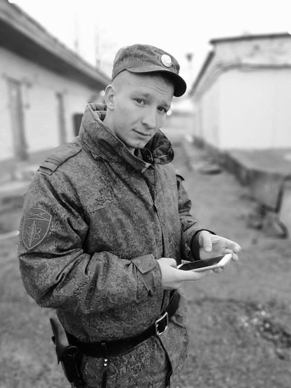 Севастопольцы простились с бойцом СВО Романом Кронштаповым Севастопольцы простились с бойцом СВО Романом Кронштаповым