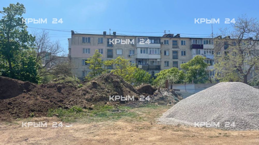 В Евпатории благоустраивают сквер памяти погибшим после взрыва дома В Евпатории благоустраивают сквер памяти погибшим после взрыва дома