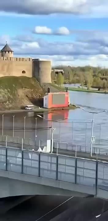  :     
