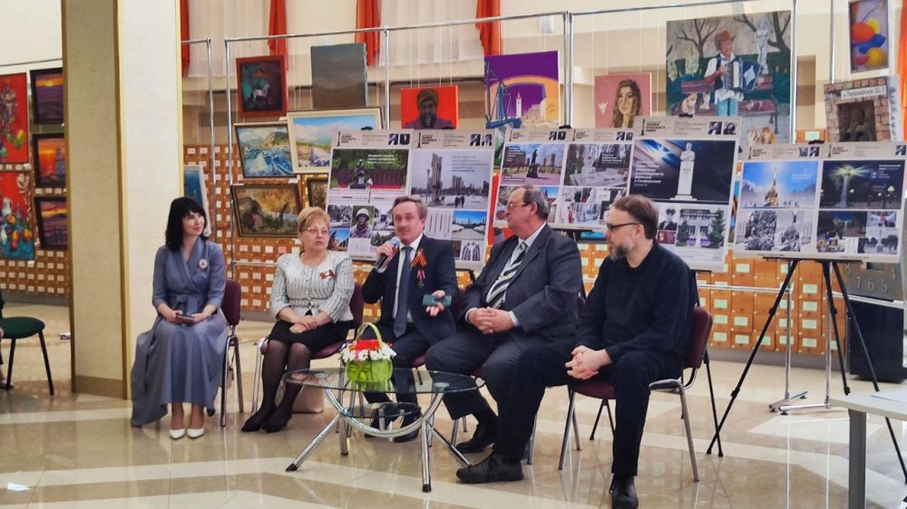 Уполномоченный по правам ребенка в Республике Крым Светлана Савченко приняла участие в Крымском общественном молодежном патриотическом слете Уполномоченный по правам ребенка в Республике Крым Светлана Савченко приняла участие в Крымском общественном молодежном патриотическом слете