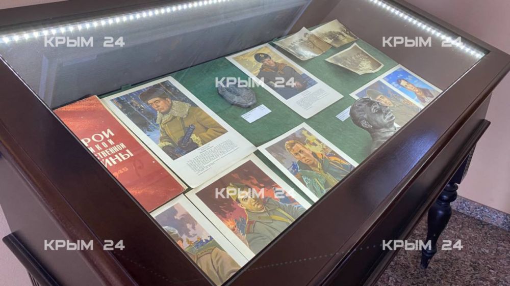 У дворца-замка «Ласточкино гнездо» провели патриотическую акцию У дворца-замка «Ласточкино гнездо» провели патриотическую акцию
