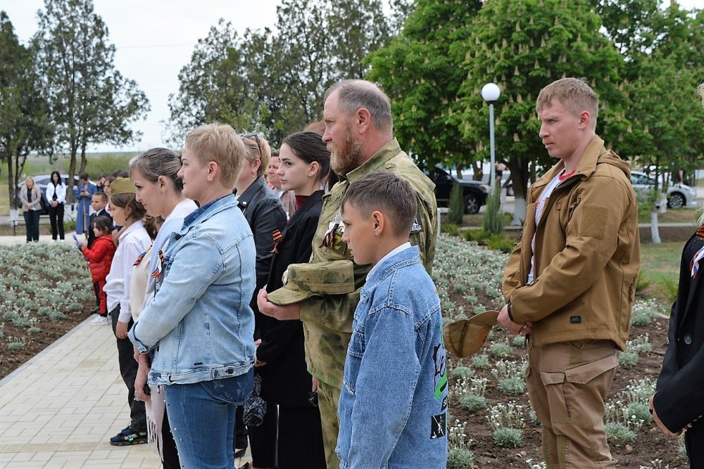 В с. Абрикосово после реставрации открыли памятник землякам, погибшим в ВОВ В с. Абрикосово после реставрации открыли памятник землякам, погибшим в ВОВ