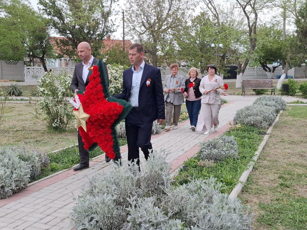 Патриотическая акция «Память в граните» прошла в Советском сельском поселении Патриотическая акция «Память в граните» прошла в Советском сельском поселении