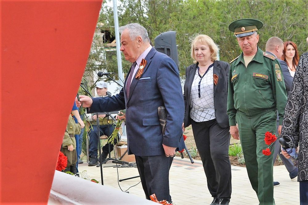 В с. Абрикосово после реставрации открыли памятник землякам, погибшим в ВОВ В с. Абрикосово после реставрации открыли памятник землякам, погибшим в ВОВ
