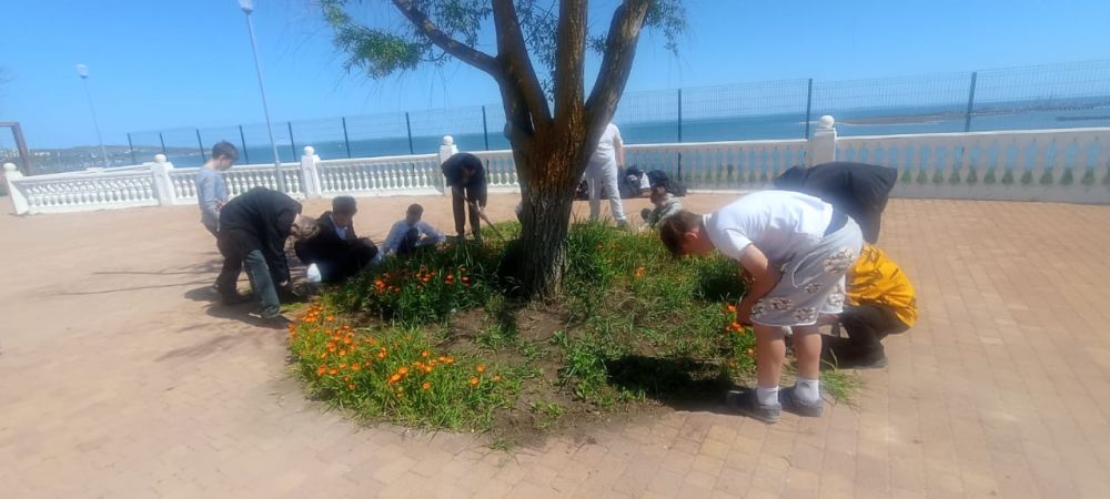 В керченской школе №11 им. Серго Орджоникидзе прошла праздничная программа «Диалог Любви с войной»