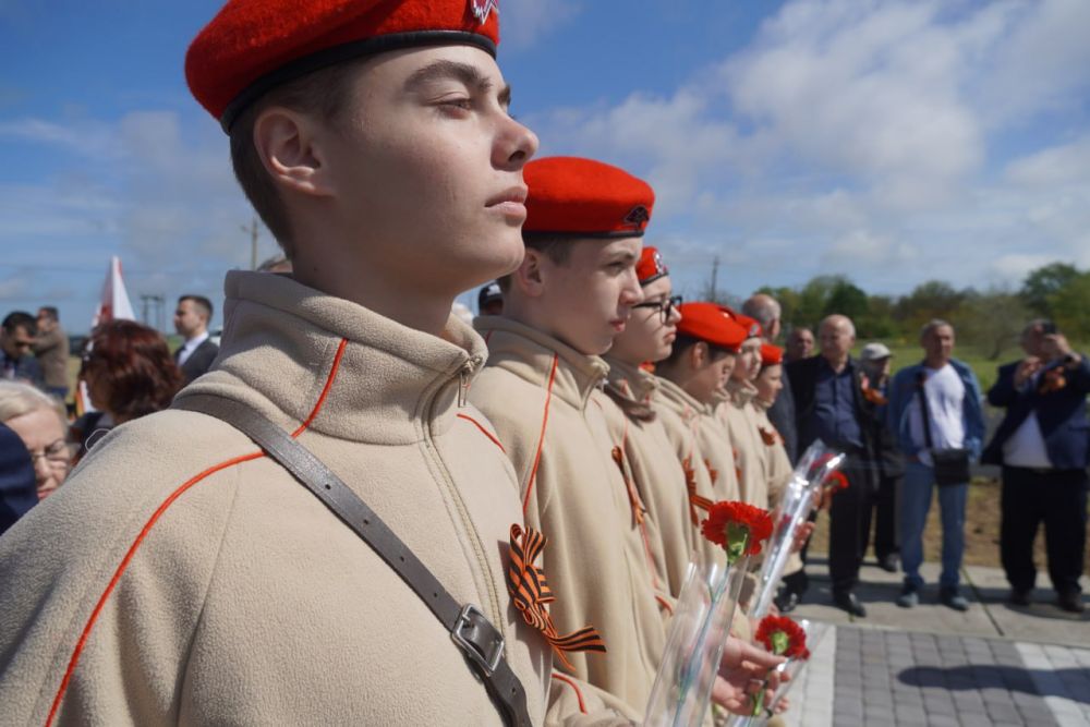 В Керчи на Аджимушкайской земле открыт Мемориальный комплекс В Керчи на Аджимушкайской земле открыт Мемориальный комплекс