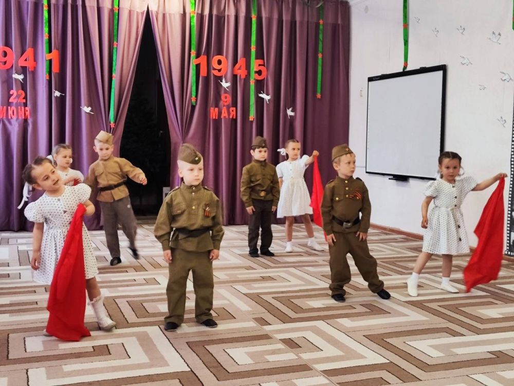  :           ,    ,     80-  