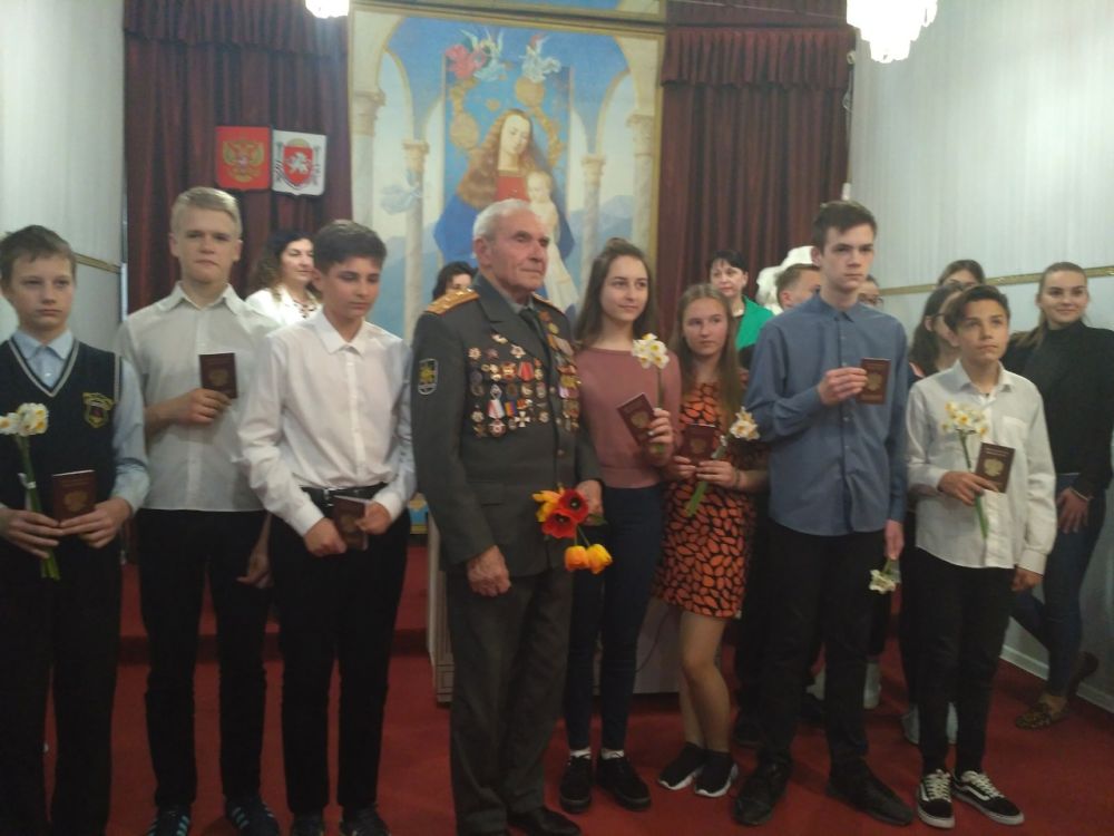 Накануне Дня Великой Победы Минюст Крыма рассказывает о ветеранах, тружениках тыла, детей войны и бывших узников концлагерей