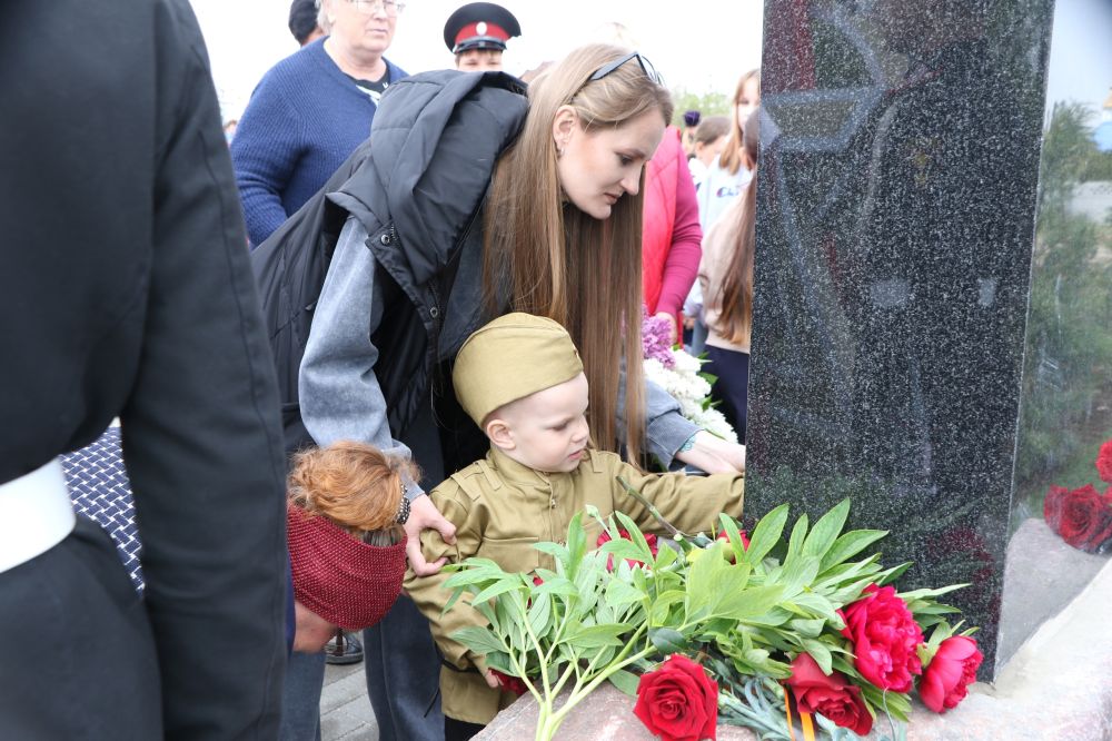 В Береговом прошел митинг, посвященный открытию памятного знака Евгению Ивановичу Половому В Береговом прошел митинг, посвященный открытию памятного знака Евгению Ивановичу Половому