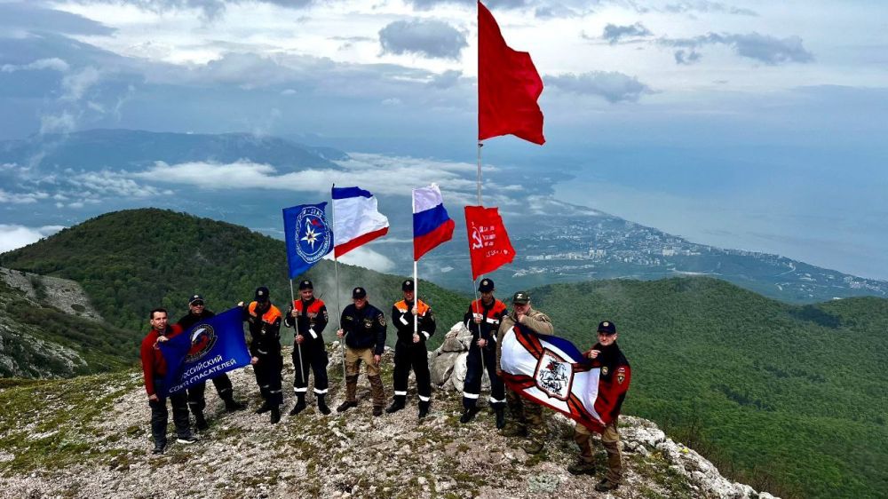 Галина Огнёва: Над Алуштой вновь развеваются алые Знамена Победы!