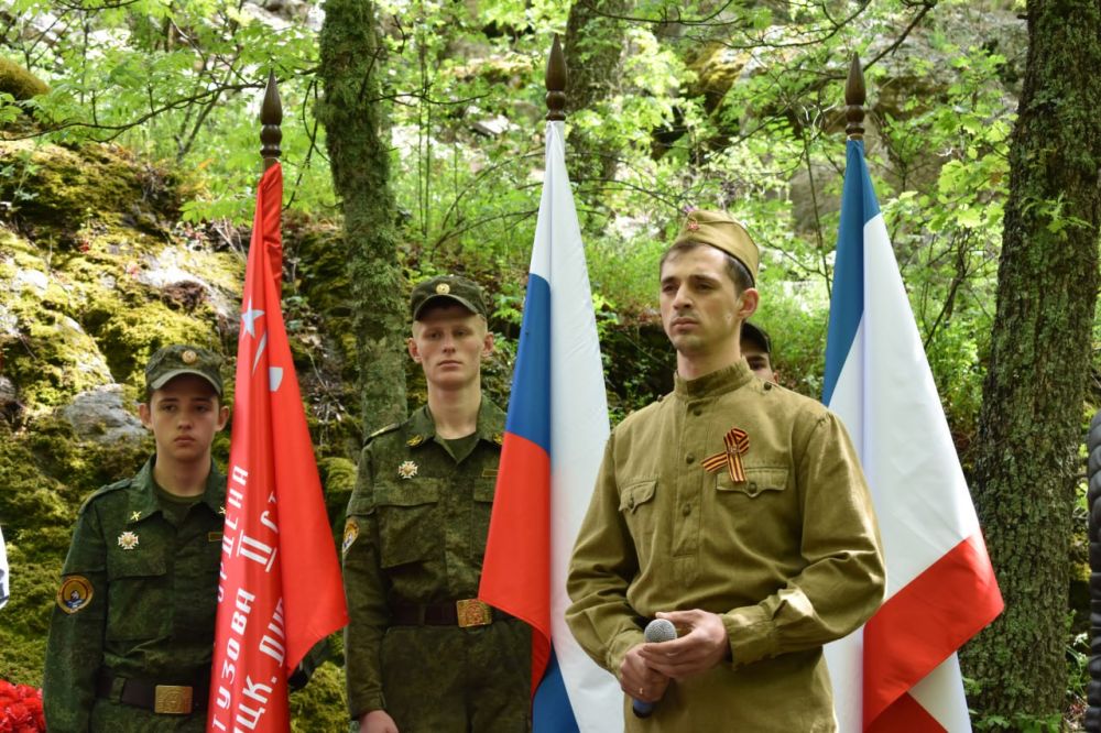 Галина Огнёва: Над Алуштой вновь развеваются алые Знамена Победы!