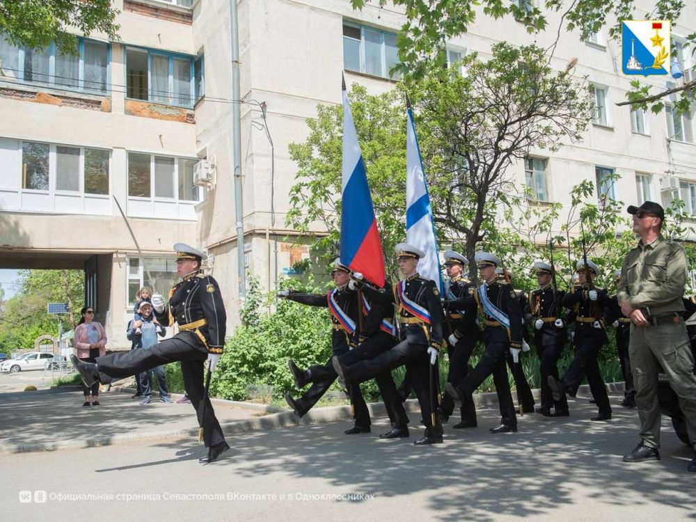 Дворовые парады для героев: Севастополь чествует ветеранов