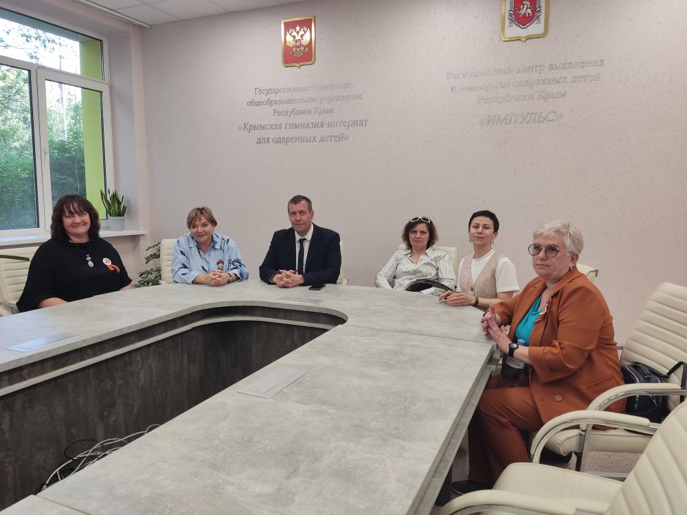 В ходе заседания общественного совета при Минобразования Крыма обсудили мероприятия, посвященные Году защитника Отечества В ходе заседания общественного совета при Минобразования Крыма обсудили мероприятия, посвященные Году защитника Отечества