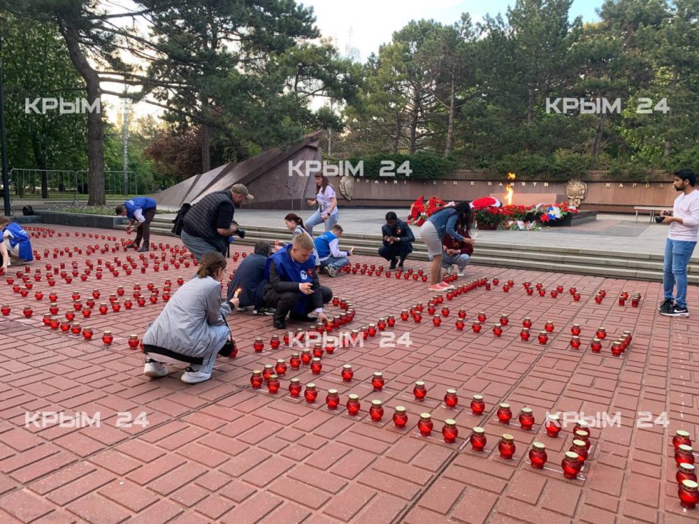 В Симферополе стартовала ежегодная патриотическая акция «Лучи Победы» В Симферополе стартовала ежегодная патриотическая акция «Лучи Победы»