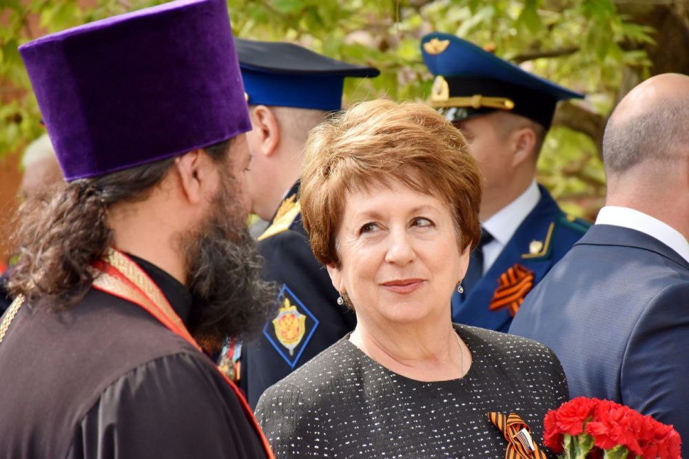 Екатерина Алтабаева: В преддверии 80-летия Великой Победы и 81-й годовщины освобождения Севастополя от немецко-фашистских захватчиков приняла участие в торжественном митинге памяти, который прошел у памятника моряку-чекисту...